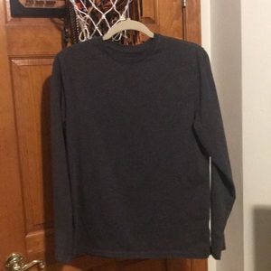 Long sleeve gray tee